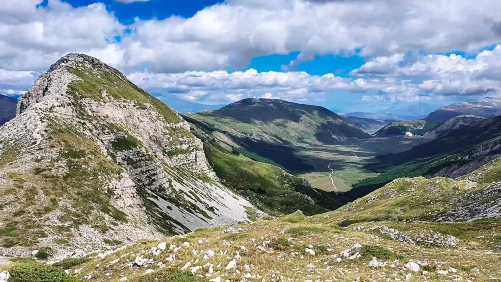 Escursione Abruzzo Rifugio Vincenzo Sebastiani Parco Velino Sirente GreenTrek.it